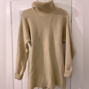 BNWT Size Small Free People tie waist back crop sweater!